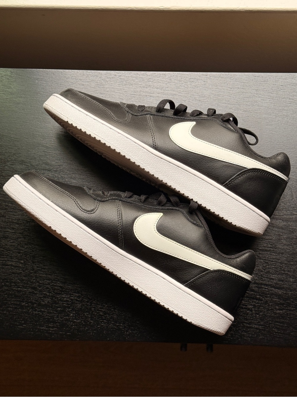 NWOT Nike Ebernon low sneakers